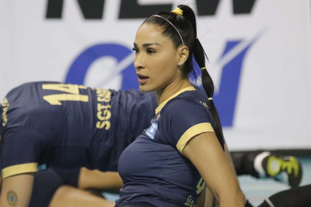 Jaqueline makes a triumphant return to volleyball after two and a half years