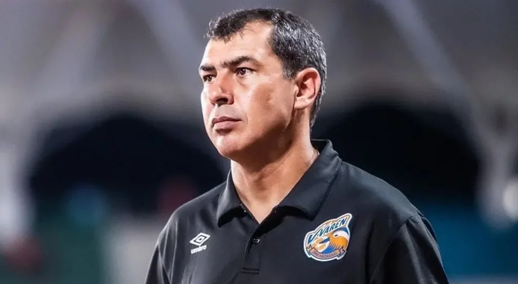 O Santos está pronto para trazer Fábio Carille e se prepara para acionar a cláusula de liberação do técnico brasileiro