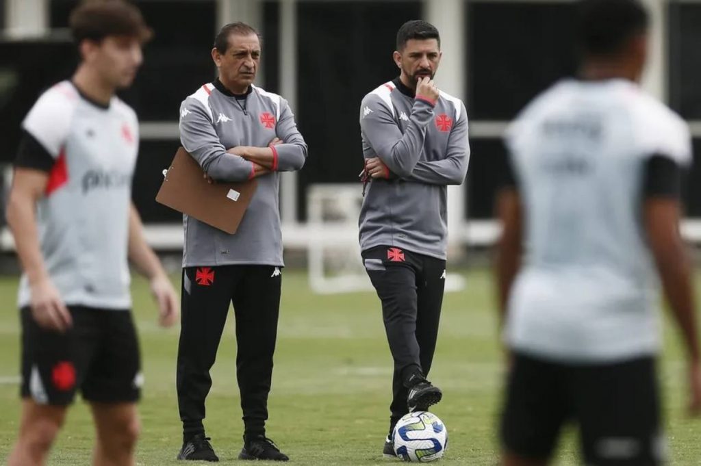 Vitória difícil do Vasco os tira da zona de rebaixamento, mas o técnico enfatiza a necessidade de melhorar