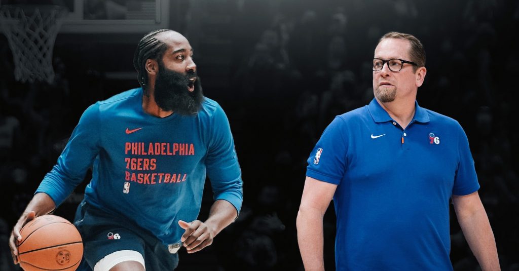 James Harden regresa al campo de entrenamiento de los 76ers pese a pedir el traspaso