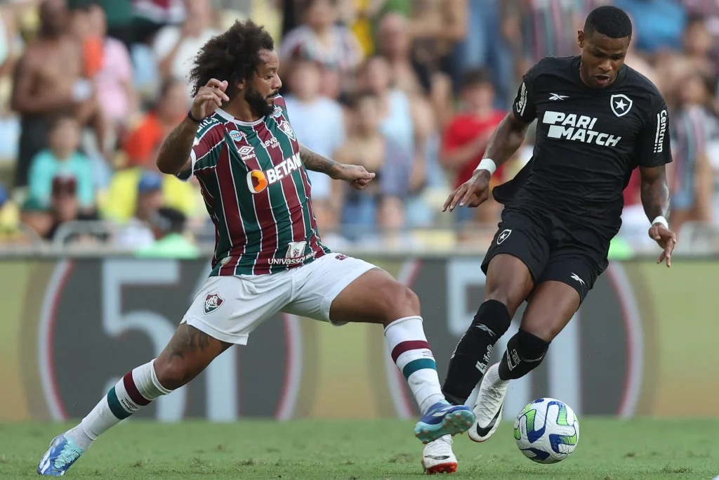 Botafogo gains status as best away team, while clubs from Minas Gerais shine in the Brasileirão