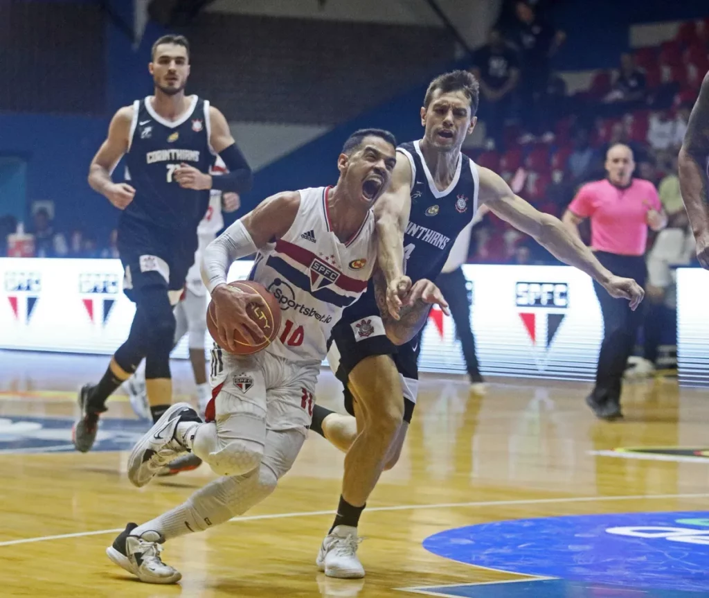 El Corinthians avanza a la final del Campeonato Paulista de Baloncesto y elimina al São Paulo