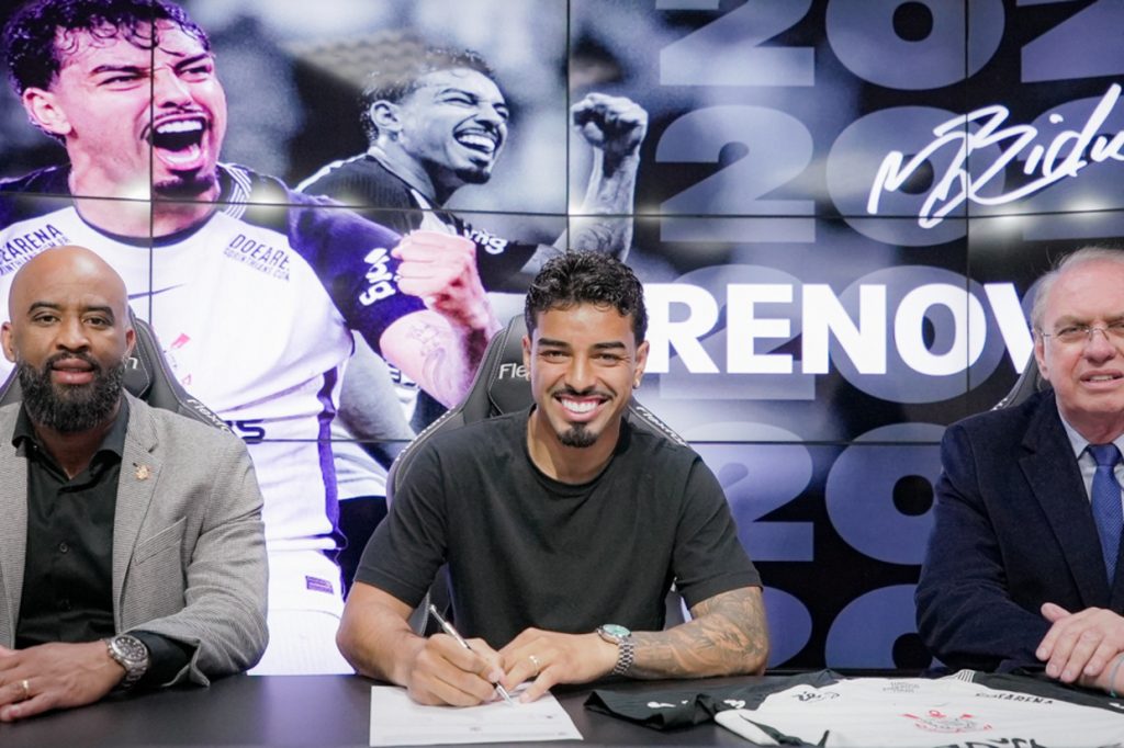 Corinthians renova com Matheus Bidu