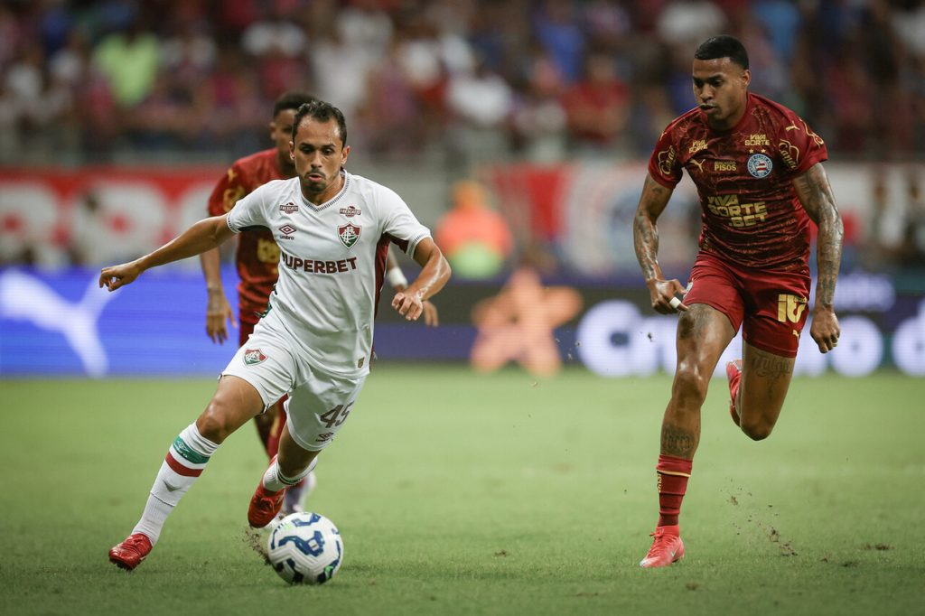 Bahia e Fluminense empatam em duelo emocionante pelo Brasileirão