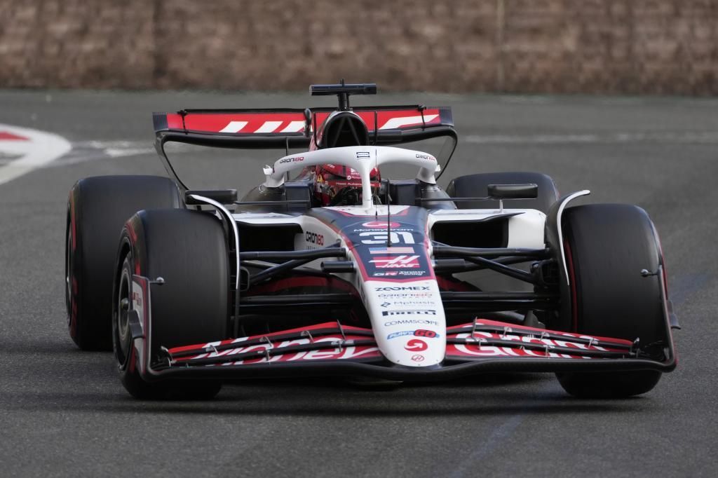 El primer descalificado por alerones flexibles en la F1 es… ¡Esteban Ocon!