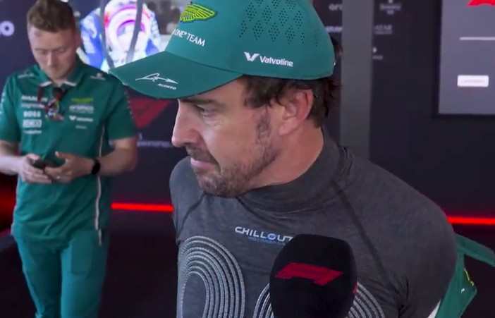 Alonso y el nuevo traje ‘anti-lipotimia’ que usará en carrera en Singapur