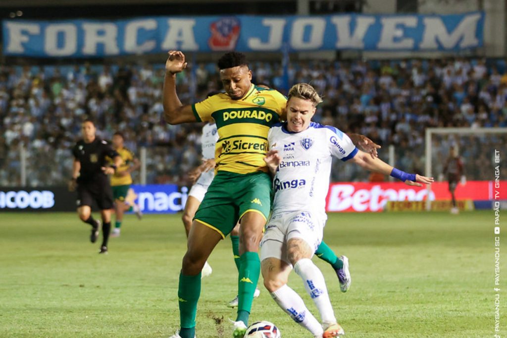 Paysandu usa regra dos oito segundos para arrancar empate contra o Cuiabá