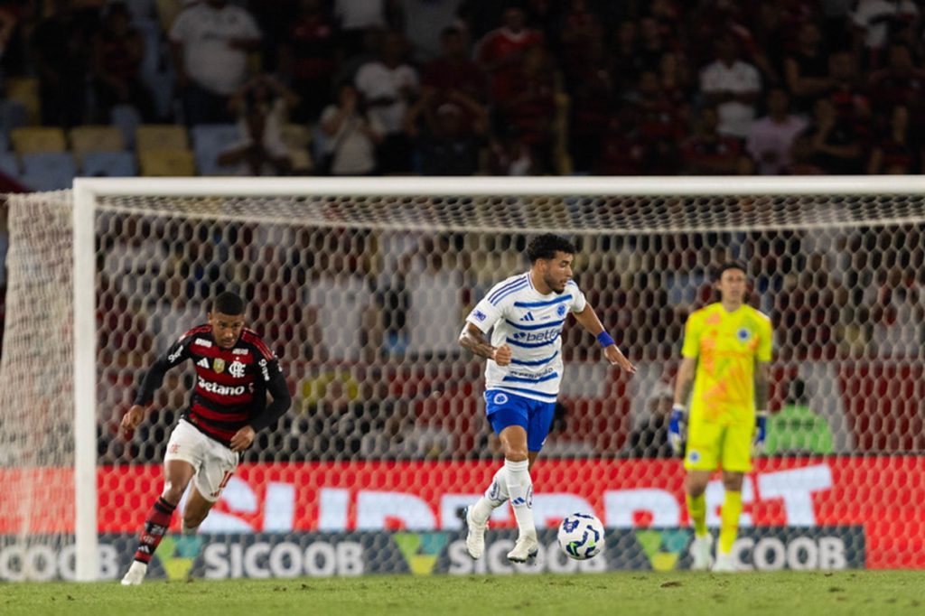 Cássio comemora ponto contra o Flamengo e pede ‘mais respeito’ ao Cruzeiro