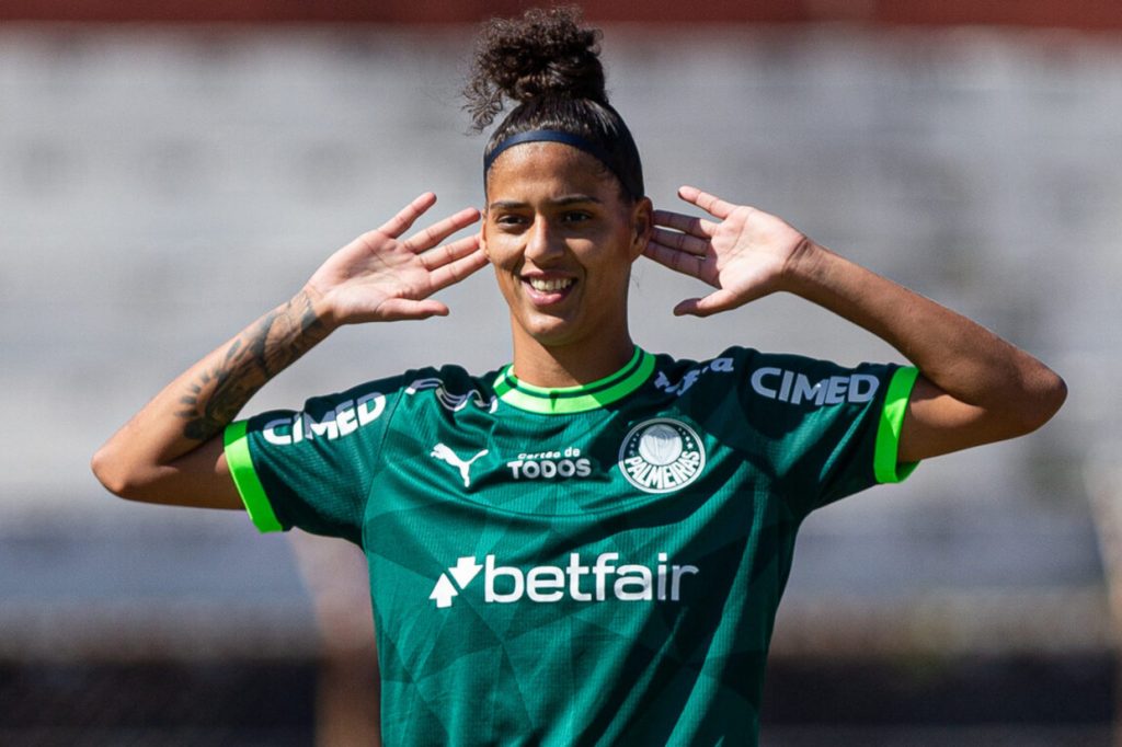 Com transferência recorde, Palmeiras acerta venda de Amanda Gutierres para os EUA