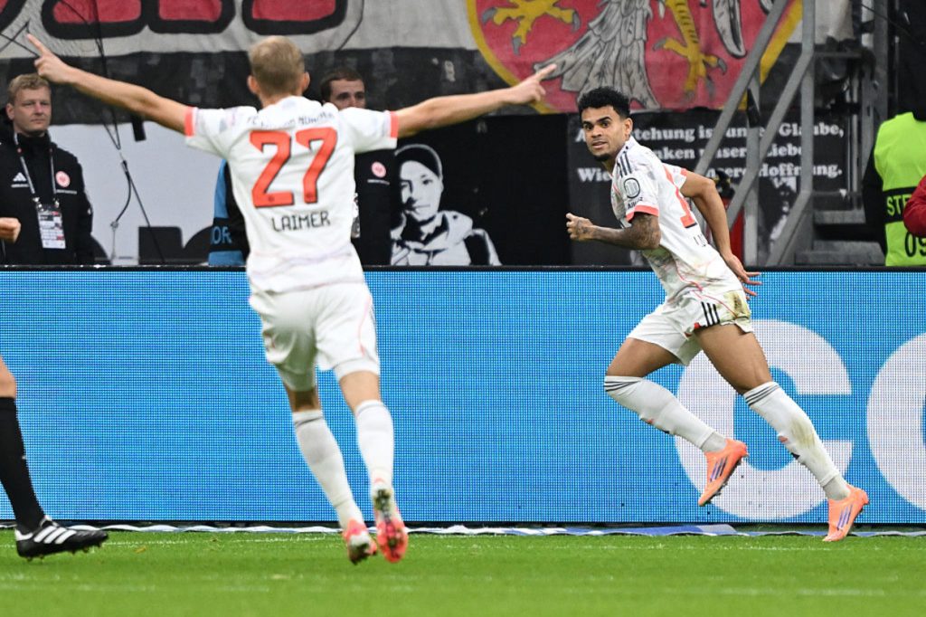 Luis Díaz derruba o Eintracht Frankfurt e Bayern abre folga na liderança da Bundesliga