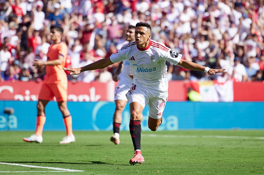 Barça sofre com desfalques, desperdiça pênalti e leva goleada do Sevilla