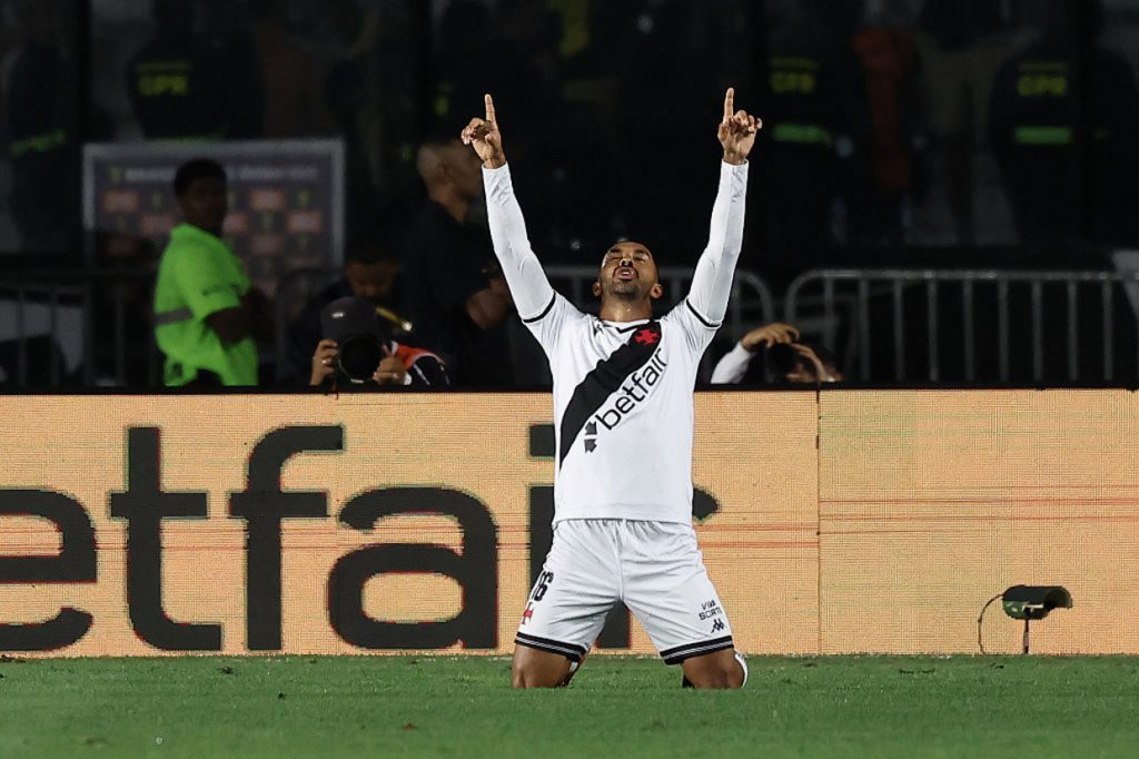 Paulo Henrique, do Vasco, substitui Wesley na seleção brasileira
