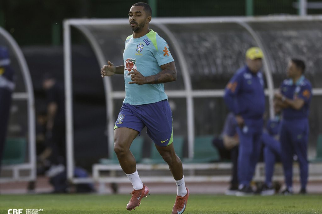 Convocado enquanto voava, Paulo Henrique admite ter desistido do sonho na seleção