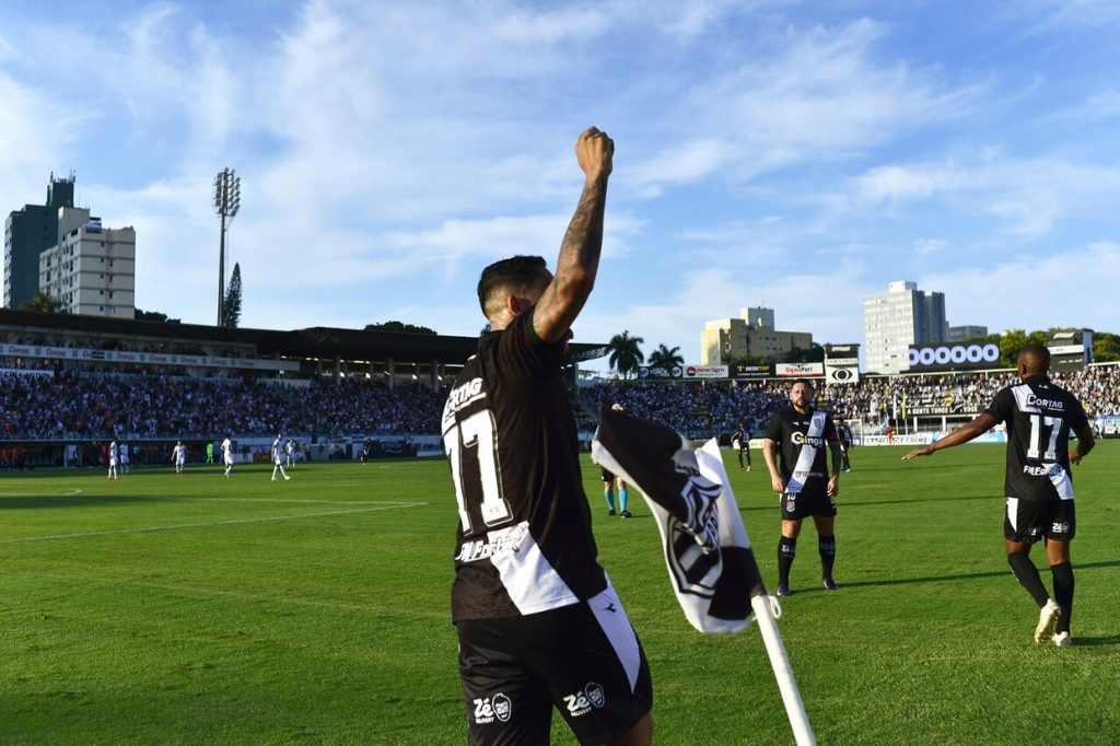 Ponte Preta tenta quebrar tabu de 125 anos para coroar temporada que começou trágica