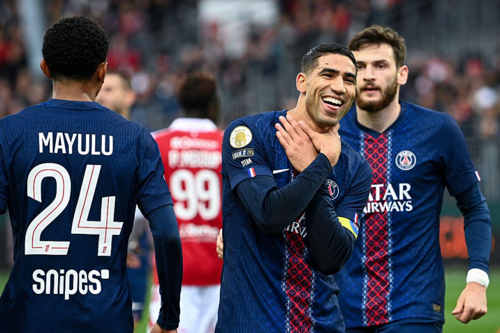 Hakimi faz dois, e PSG mantém tabu de 40 anos contra o Brest