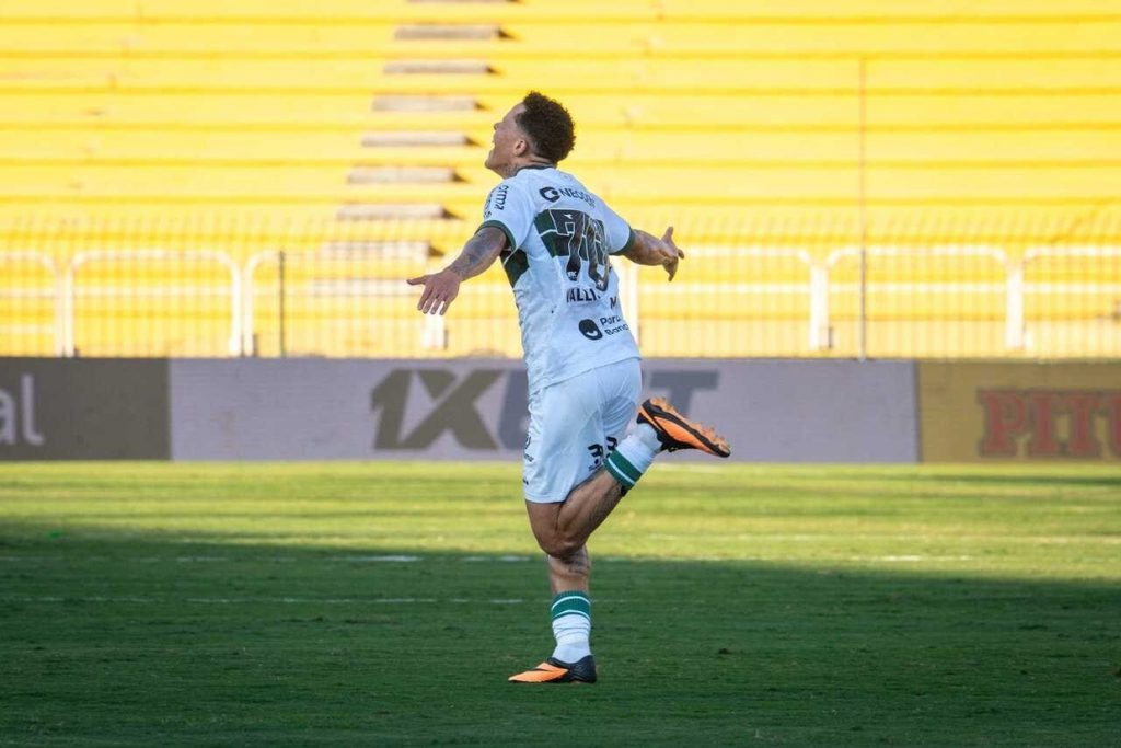 Coritiba conta com falha de Jefferson Paulino para vencer Volta Redonda e manter liderança isolada