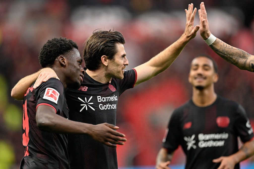 Leverkusen faz o dever de casa, vence o Freiburg e volta ao G4 do Alemão