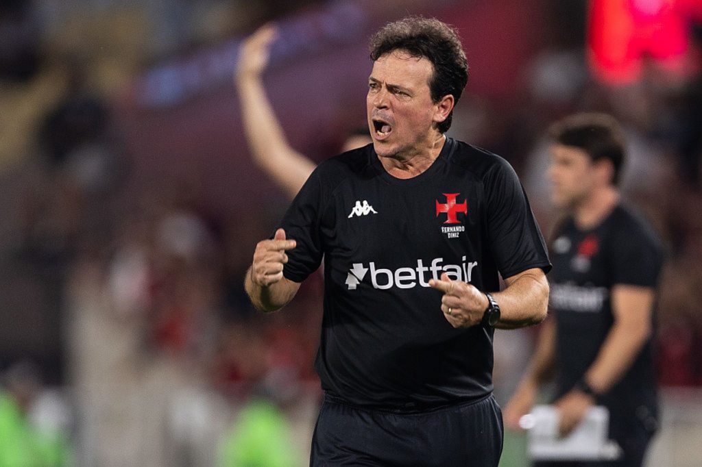 Vasco de Diniz perto de repetir melhor sequência desde 97 no Brasileirão