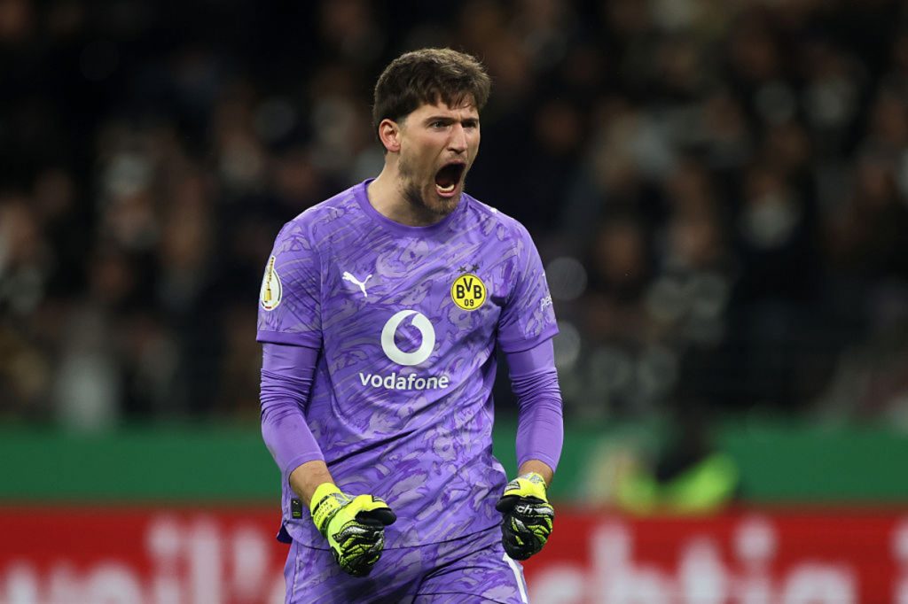 Dortmund conta com Kobel para derrubar Eintracht Frankfurt nos pênaltis