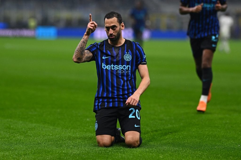 Inter supera noite inspirada de De Gea, vence a Fiorentina e encosta nos primeiros colocados