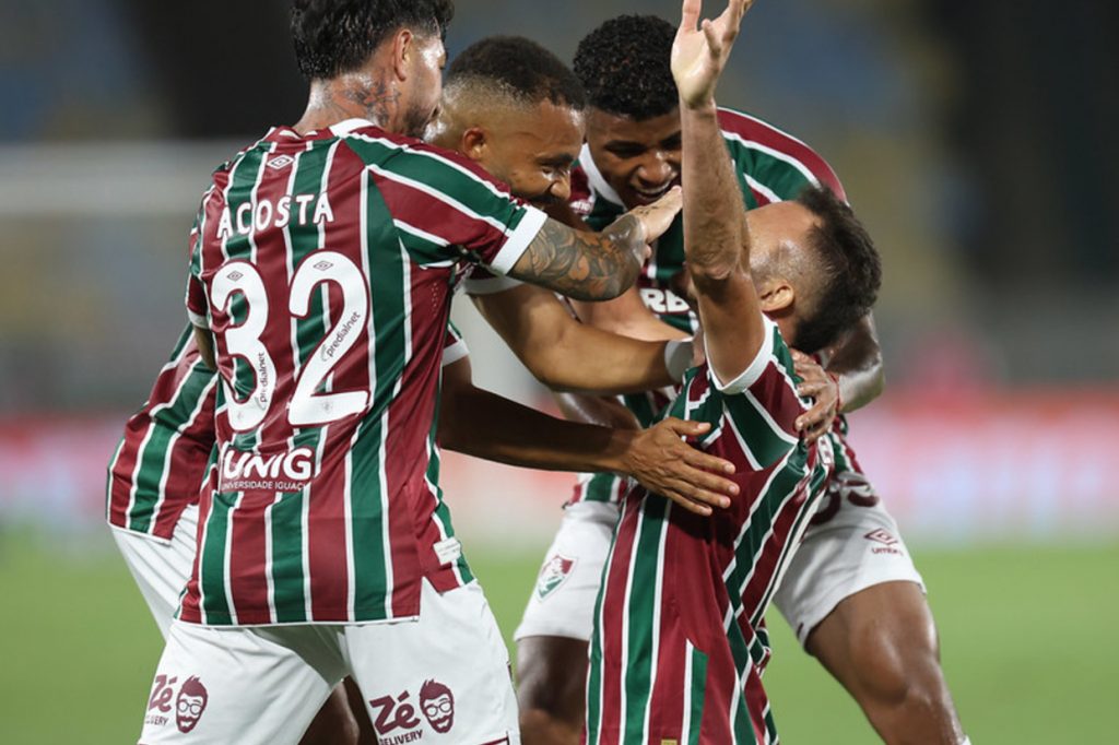 Fluminense vence Ceará e ‘rouba’ lugar do Botafogo no G6