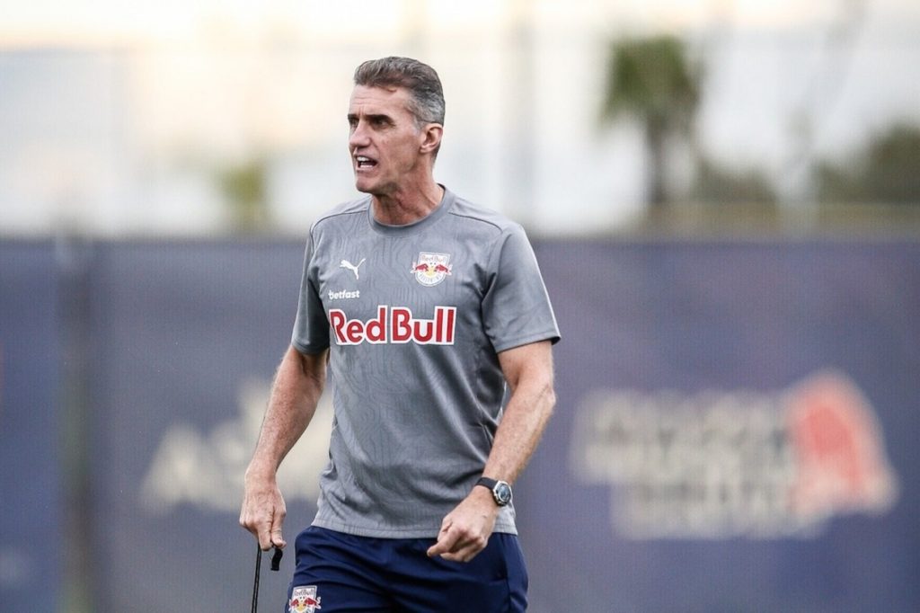 Mancini desafia fama de ‘Rei do Rebaixamento’ para buscar resgate do Bragantino