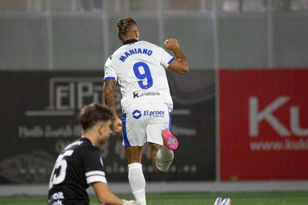 Ex-Real Madrid encerra jejum de três anos com hat-trick e busca retomada na carreira