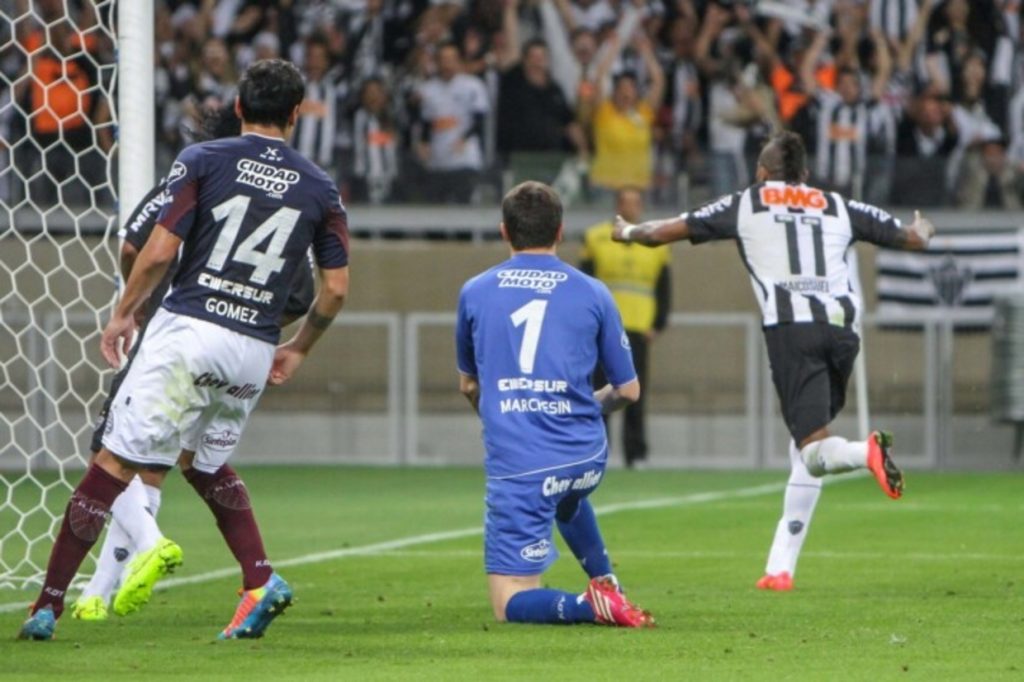 Atlético se reencontra com Lanús, um rival só de finais e velho freguês