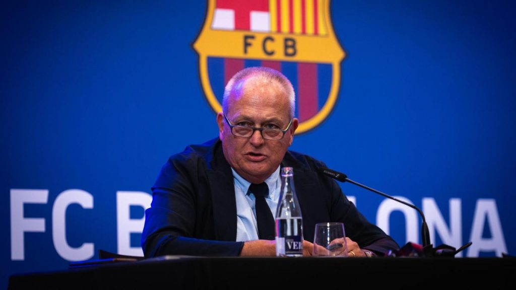 Sentelles: «Solo pararemos las obras 48 horas por partido y jugar los domingos sería fantástico»