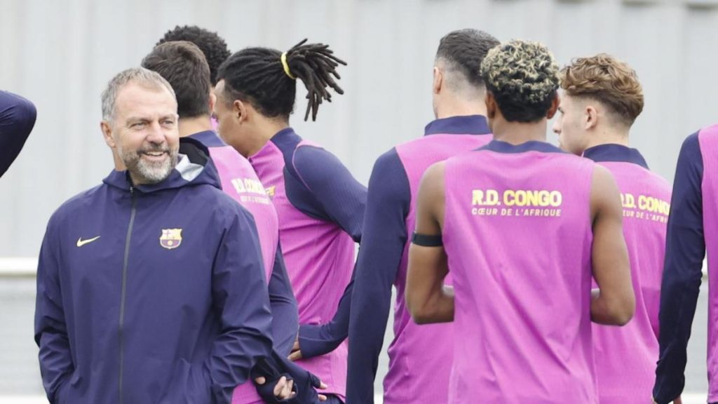 Las asombrosas rotaciones de Flick en defensa