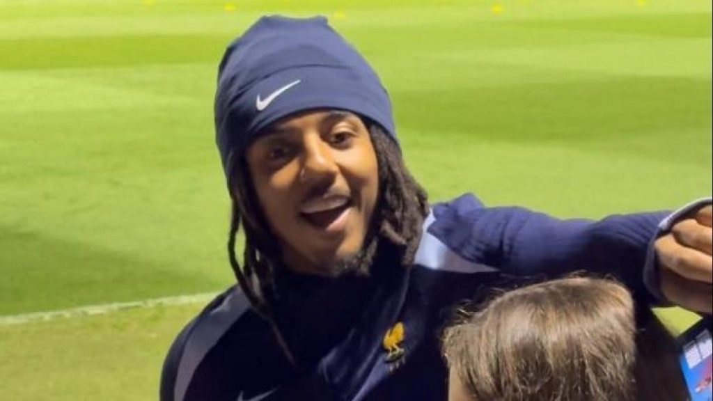 Koundé, entre algodones en Francia