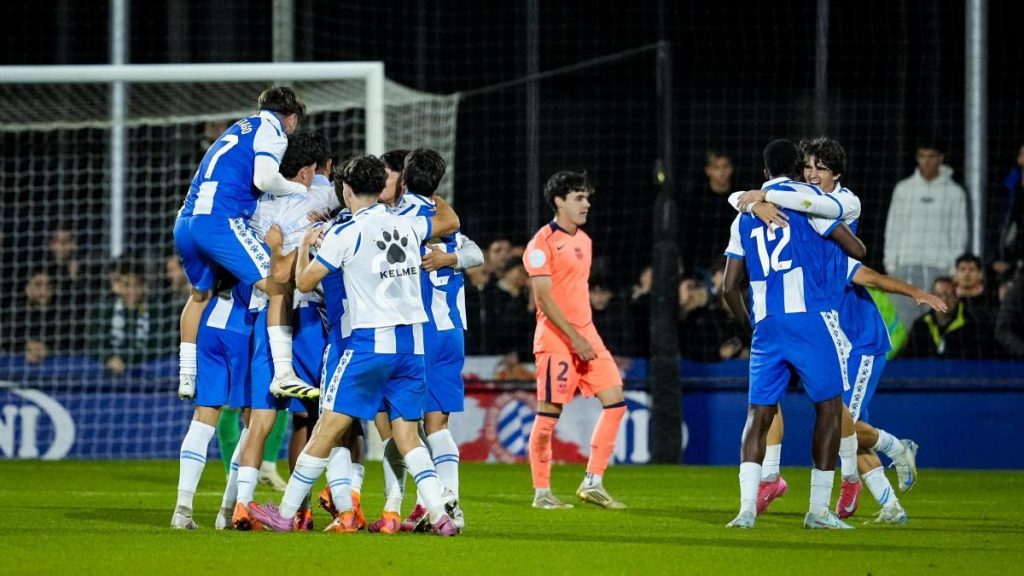 1-0: El Espanyol B se lleva el derbi y aleja al Barça Atlètic del liderato