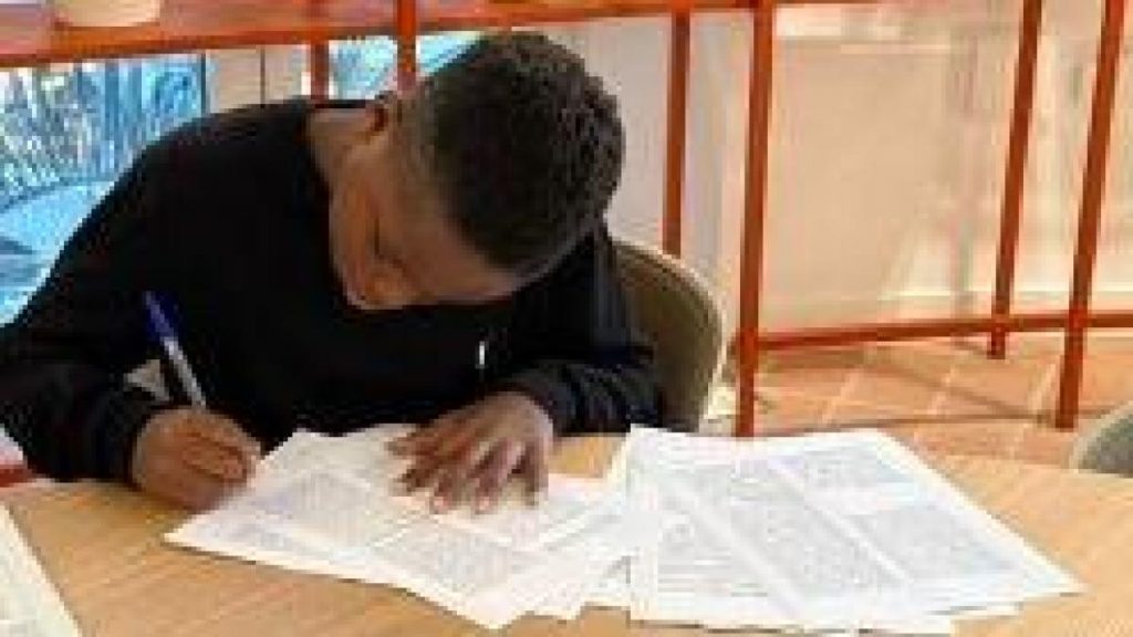 Destiny Kosiso, el niño de los 145 goles en 52 partidos, ya es de Nike