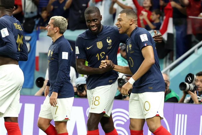 Mbappé: «Es normal que todos los grandes clubes estén interesados en Upamecano»
