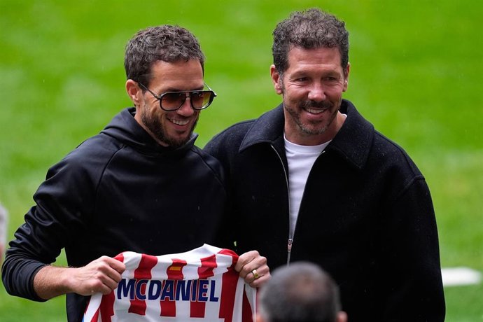 Mike McDaniel: «Simeone es probablemente el mejor en lo suyo, hablar con él fue un regalo»