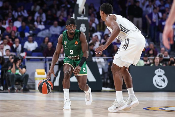 El Real Madrid vence pese al recital de Sylvain Francisco