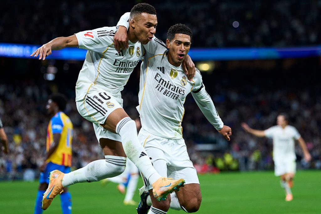 Mbappé marca dois, Vini Júnior perde pênalti e Real Madrid goleia o Valencia