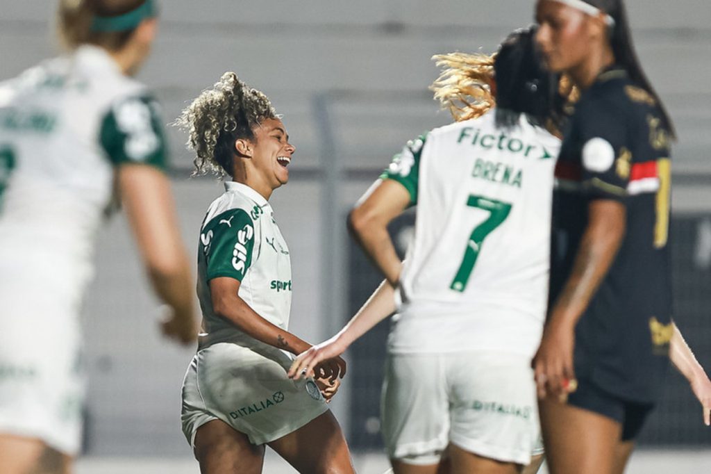 Palmeiras resolve na bola aérea, atropela São Paulo e vai à decisão da Copa do Brasil