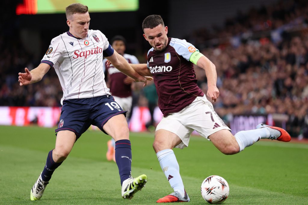 Aston Villa renova com capitão John McGinn