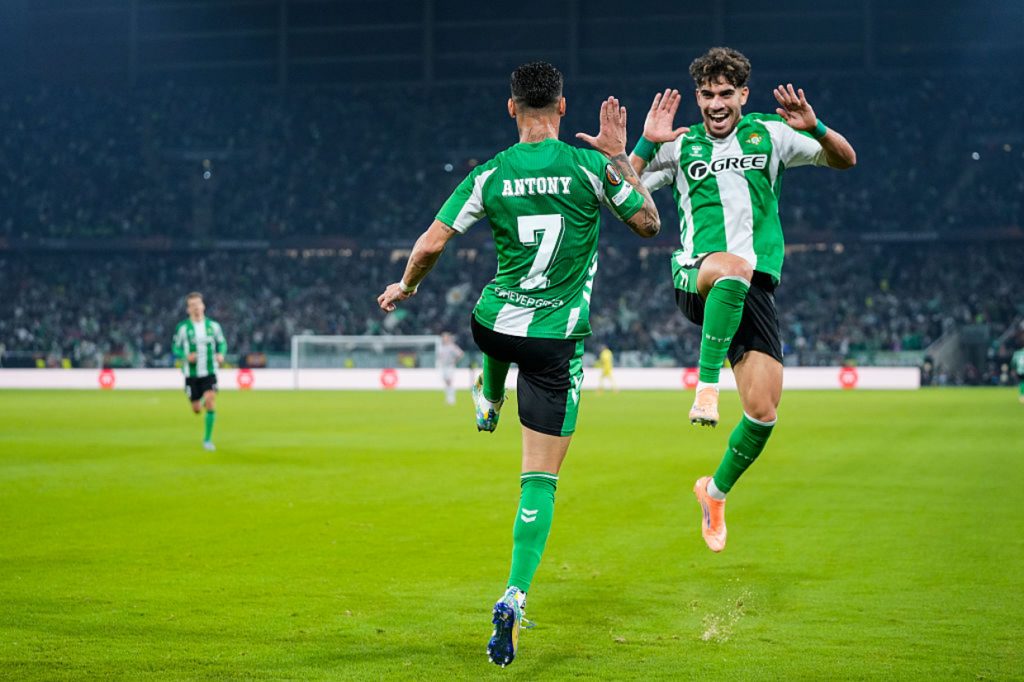 Antony marca e Betis tira a invencibilidade do Lyon; Braga também perde a primeira