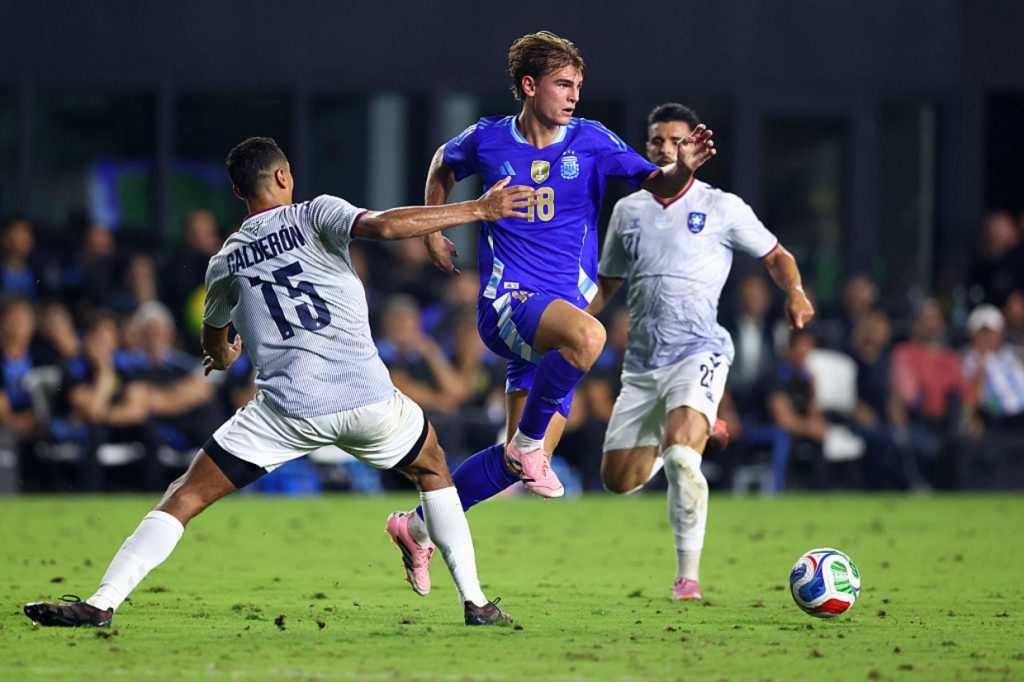 Argentina convoca jovens ‘desconhecidos’ para testes na Data-Fifa