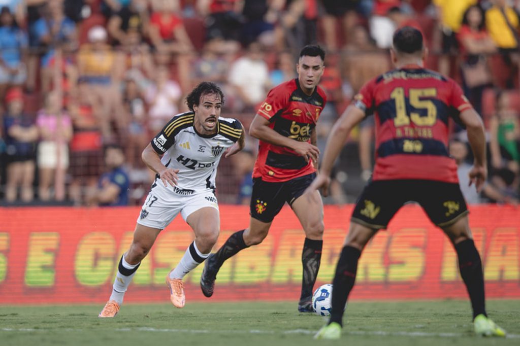 Sport chega abrir 2 a 0, mas acaba atropelado pelo Atlético e está virtualmente rebaixado