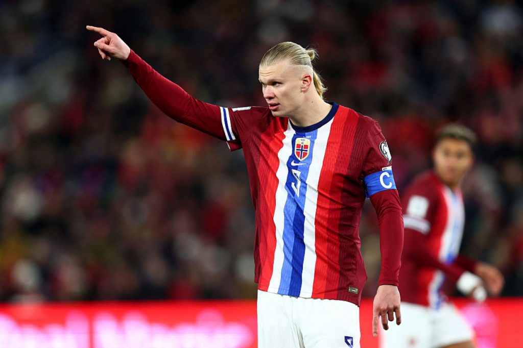 Noruega goleia Estônia e coloca um pé na Copa; Itália fica à beira da repescagem