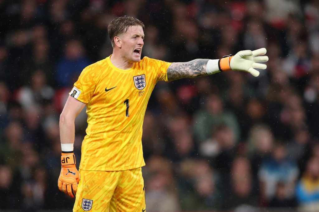 Pickford completa marca histórica de jogos sem sofrer gols pela Inglaterra