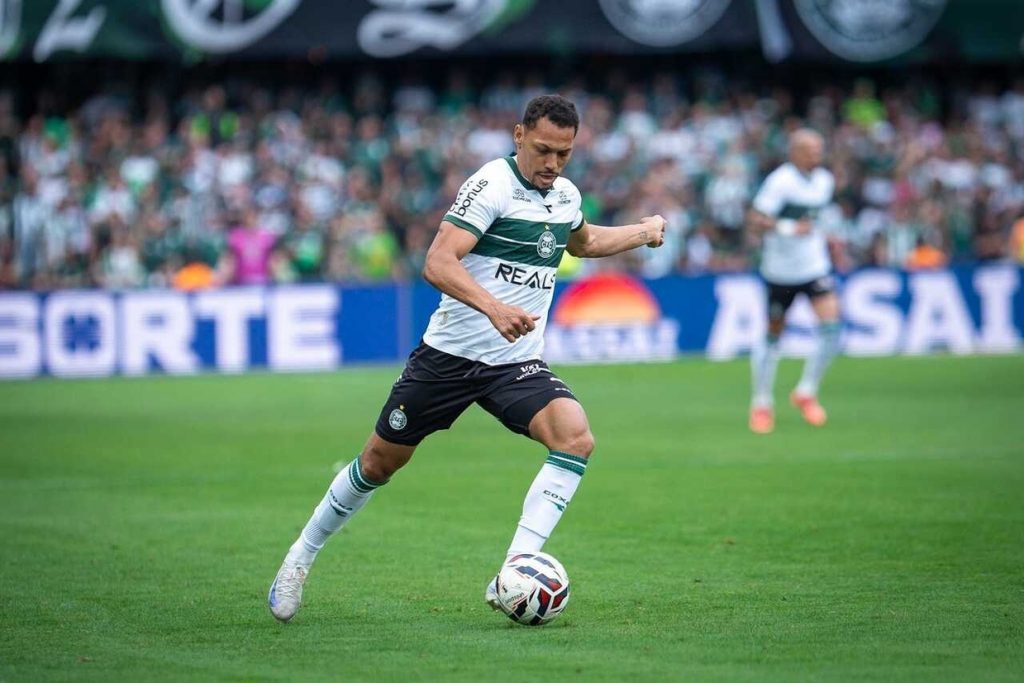 Athletic segura 0 a 0, deixa título em aberto, mas Coritiba confirma retorno para a Série A