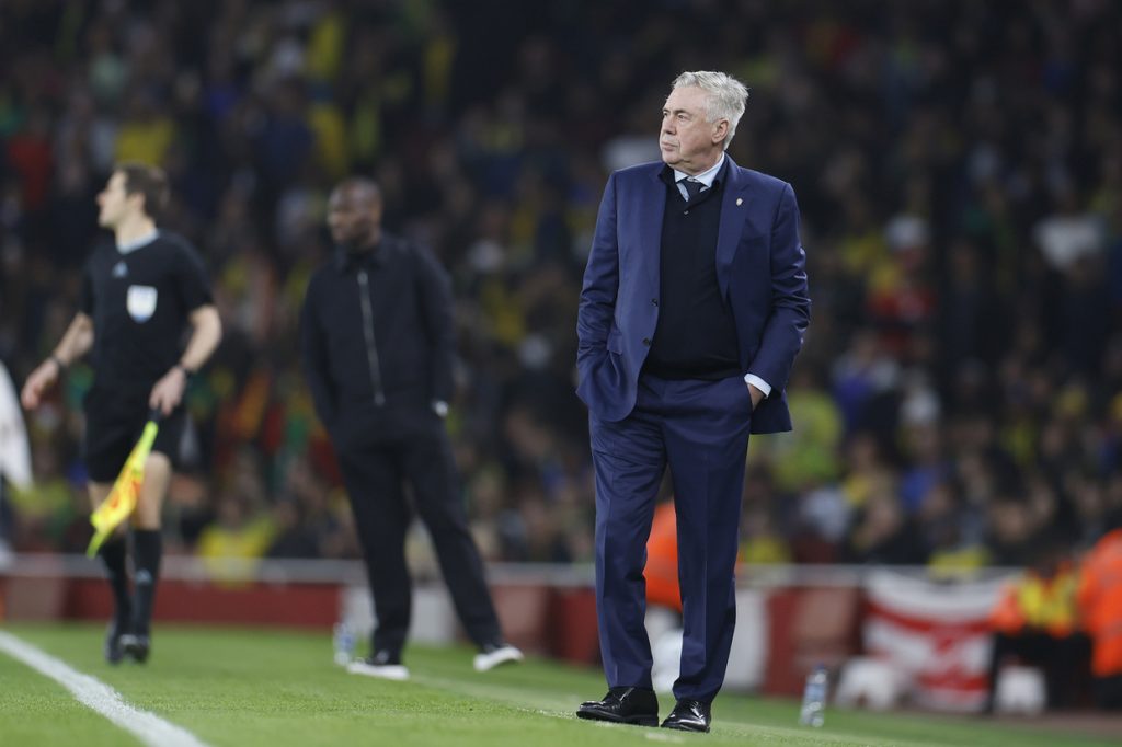 Ancelotti confirma mudança no time e brinca sobre renovação: ‘muito mais caro’