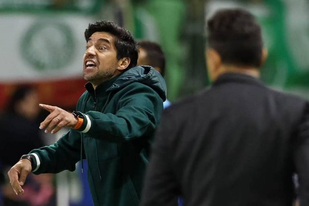 Abel Ferreira critica duramente a arbitragem: ‘Só me engana quem eu permito’