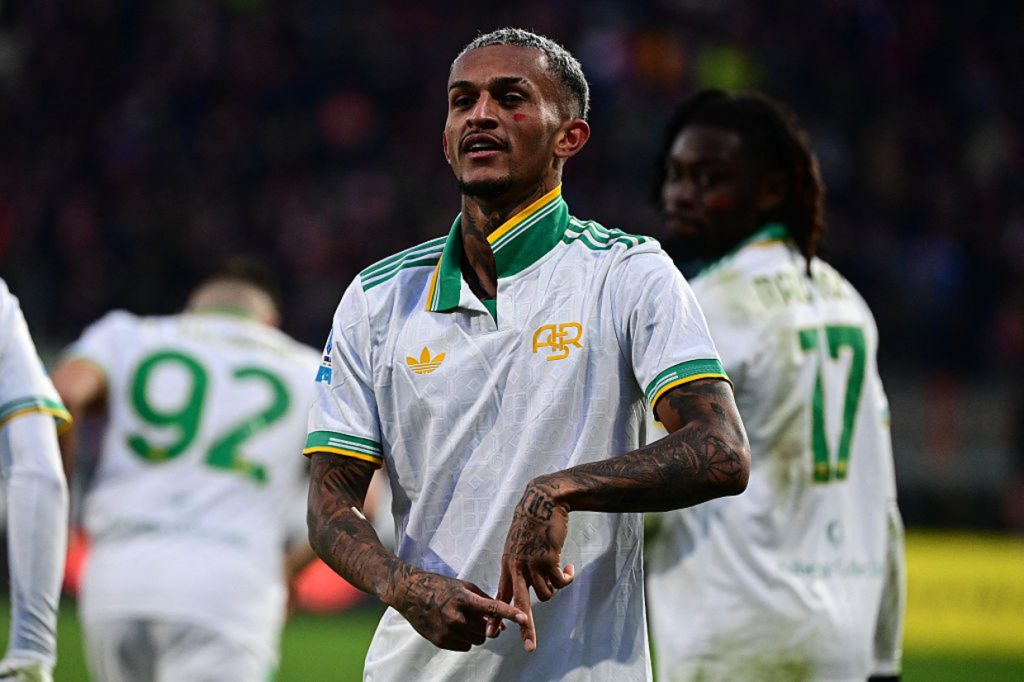 Wesley marca, Roma supera Cremonese e pula para liderança do Italiano