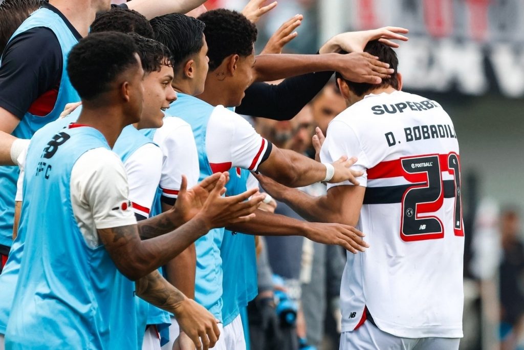 São Paulo se impõe, volta a vencer no Brasileiro e afunda Juventude no Z4