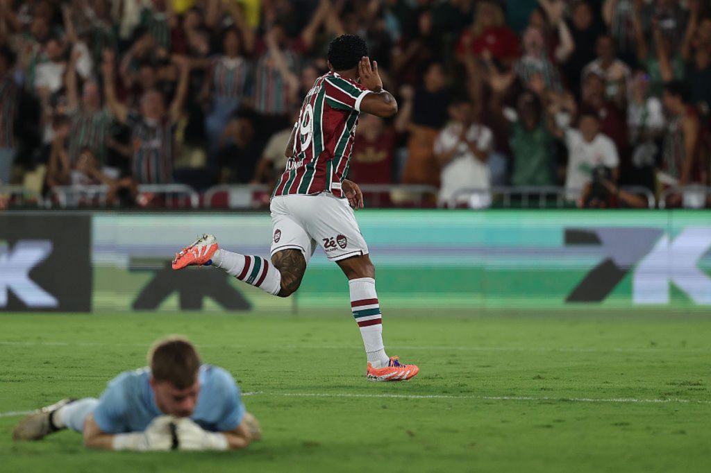 Fluminense massacra o São Paulo no Maracanã e confirma a vaga na Libertadores